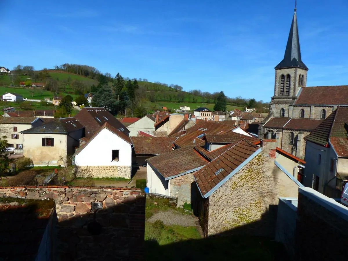 Charmante Maison Familiale Avec Cour Fermee, Proche Randonnees Et Sites Naturels - Fr-1-489-277 Arfeuilles Holiday home