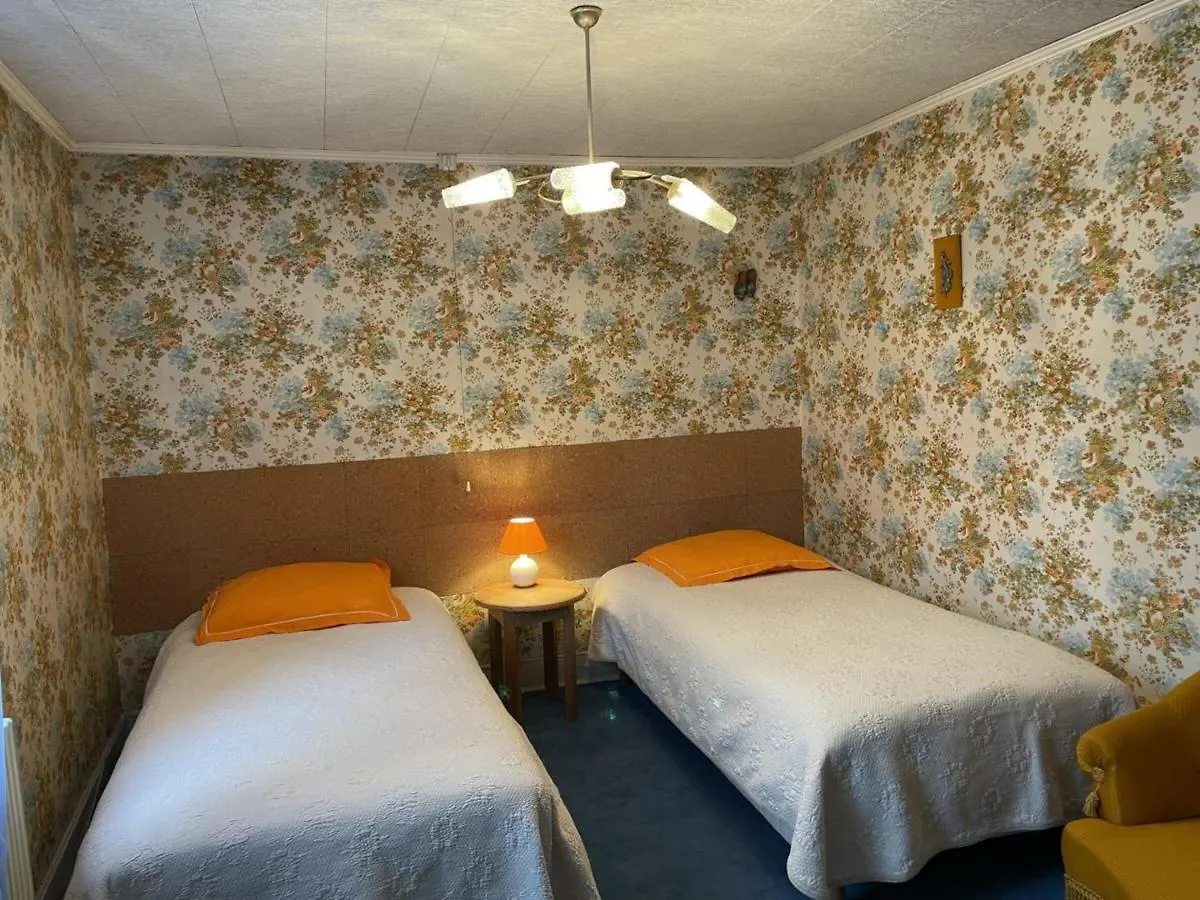 Charmante Maison Familiale Avec Cour Fermee, Proche Randonnees Et Sites Naturels - Fr-1-489-277 Arfeuilles 0*,
