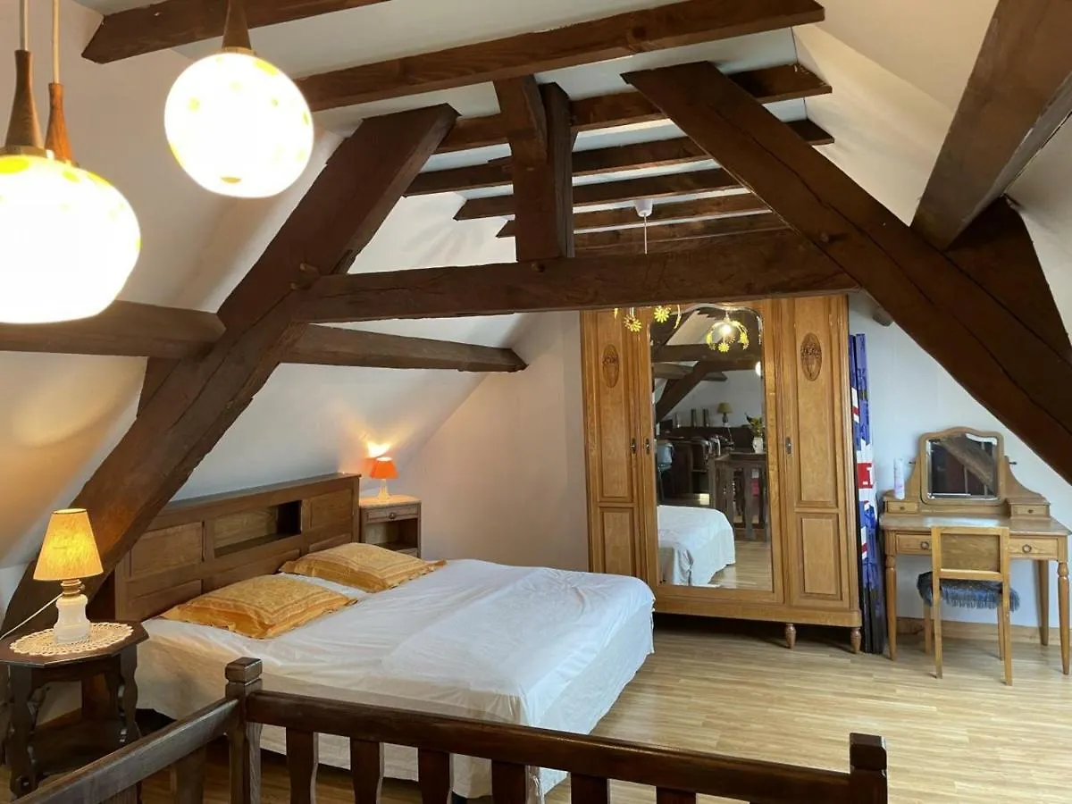 Charmante Maison Familiale Avec Cour Fermee, Proche Randonnees Et Sites Naturels - Fr-1-489-277 Arfeuilles