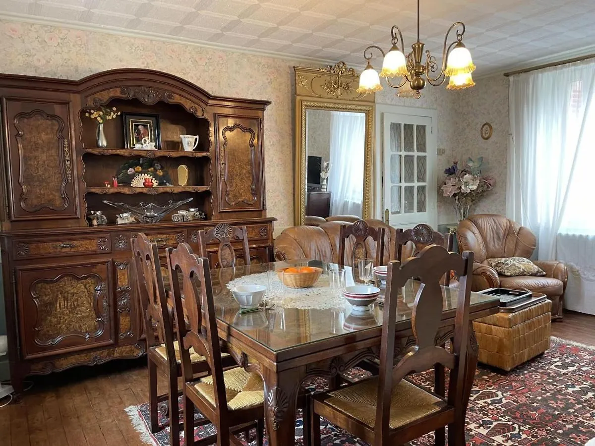 Charmante Maison Familiale Avec Cour Fermee, Proche Randonnees Et Sites Naturels - Fr-1-489-277 Arfeuilles 0*,
