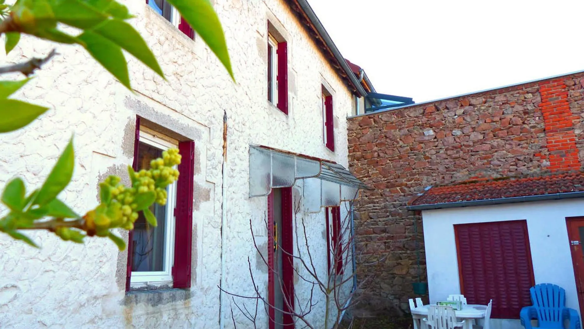 Holiday home Charmante Maison Familiale Avec Cour Fermee, Proche Randonnees Et Sites Naturels - Fr-1-489-277 Arfeuilles